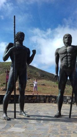 Pomnik dwóch królów: Ayosa i Guize.