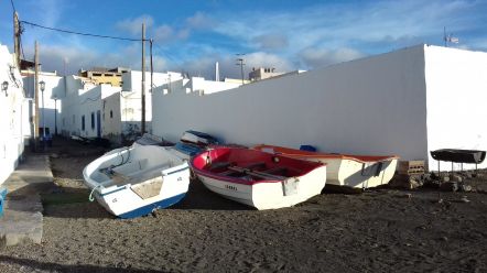 Łodzie rybacki na plaży Ajuy.